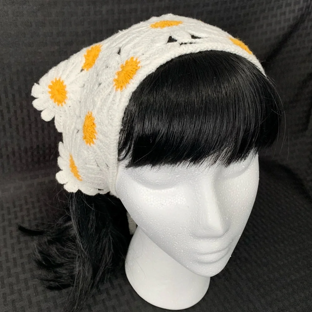 Girlhoodcore Crochet Daisy Bandanna